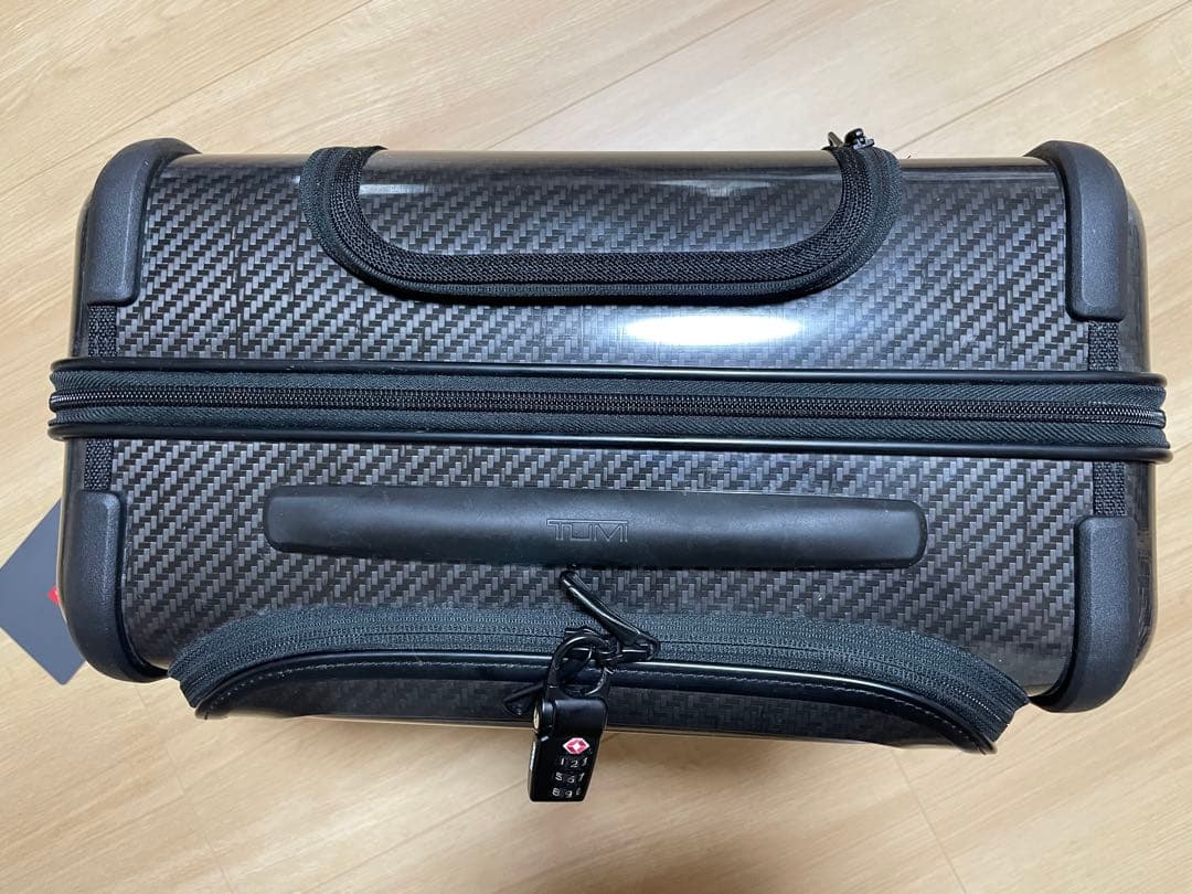 Toshi55　TUMI カーボンファイバー キャリーケース