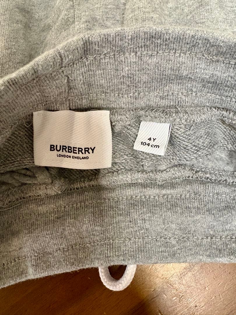 ⭐︎BURBERRY⭐︎ スウェット　グレー 長ズボン 4Y バーバリー