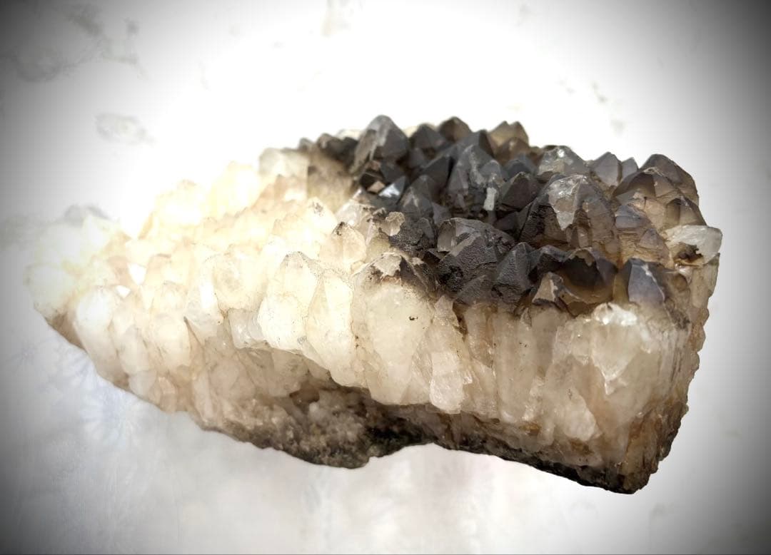 水晶のクラスター★天然石★ (ルチル・モリオン・リアクォーツの混在クラスター)