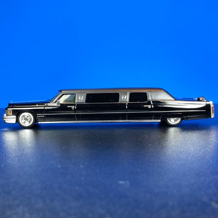 入手困難 1／43キャデラックリムジン