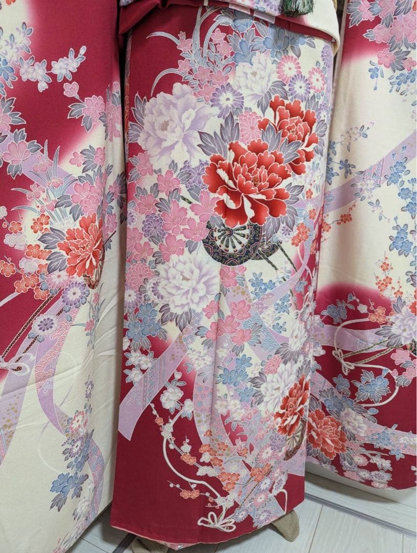 帯する二部式着物　振袖二部式