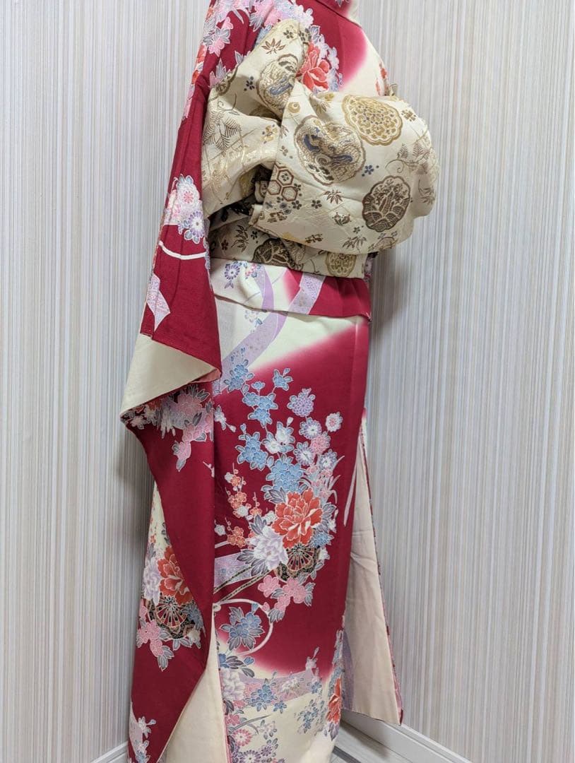 帯する二部式着物　振袖二部式
