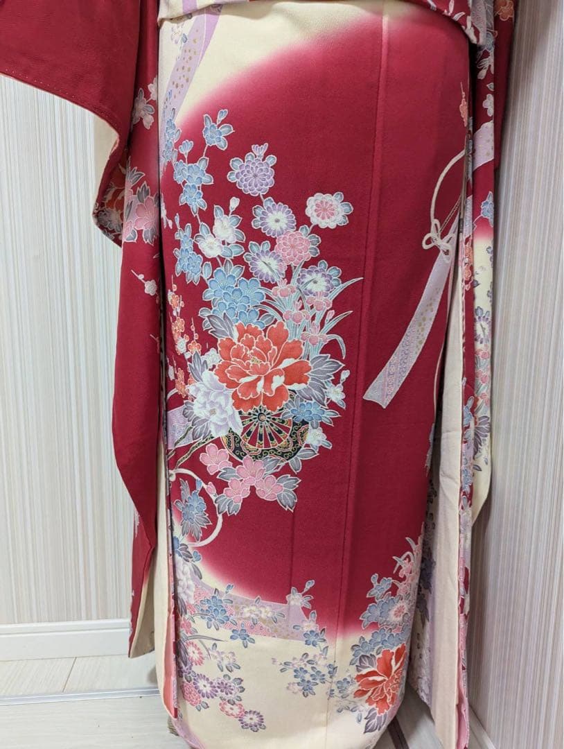 帯する二部式着物　振袖二部式