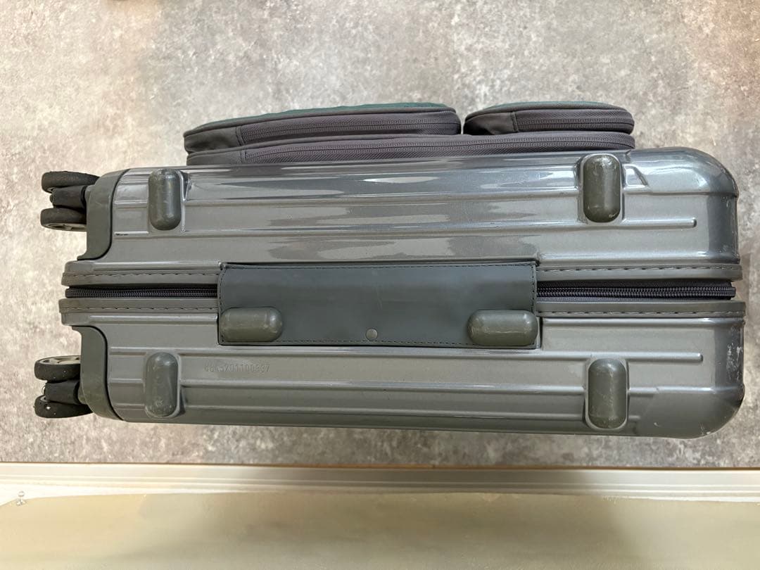 RIMOWA SALSA DELUXE リモア　サルサ ハイブリッド 35L４輪