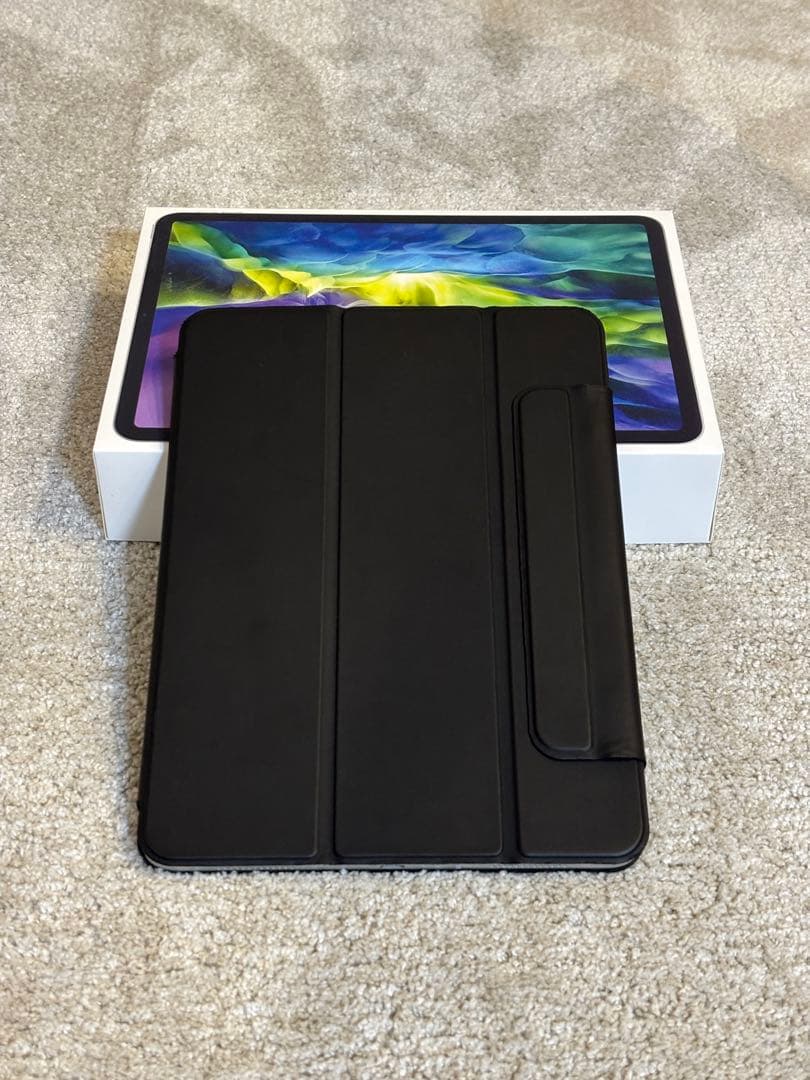 セール！　iPad Pro 11インチ第二世代256GBシルバー pencil付