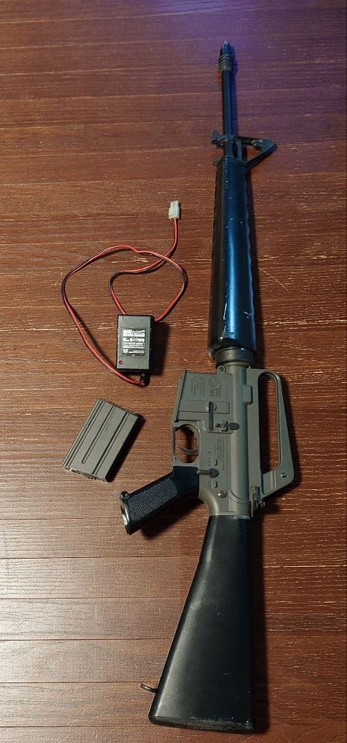 東京マルイ電動ガンM16A1 ベトナム バージョン　充電アダプター付　傷あり中古