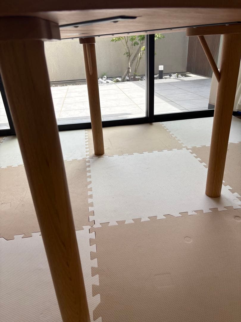 円形オーク材ダイニングテーブル