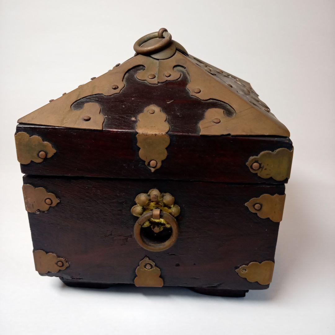 李朝　木製　箱　木箱　木工　李朝家具　骨董　アンティーク　韓国