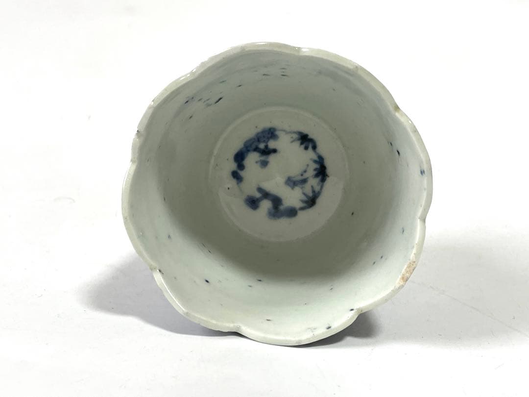 骨董　アンティーク　蕎麦猪口　輪花　染付　微塵唐草文様　フリル　カップ