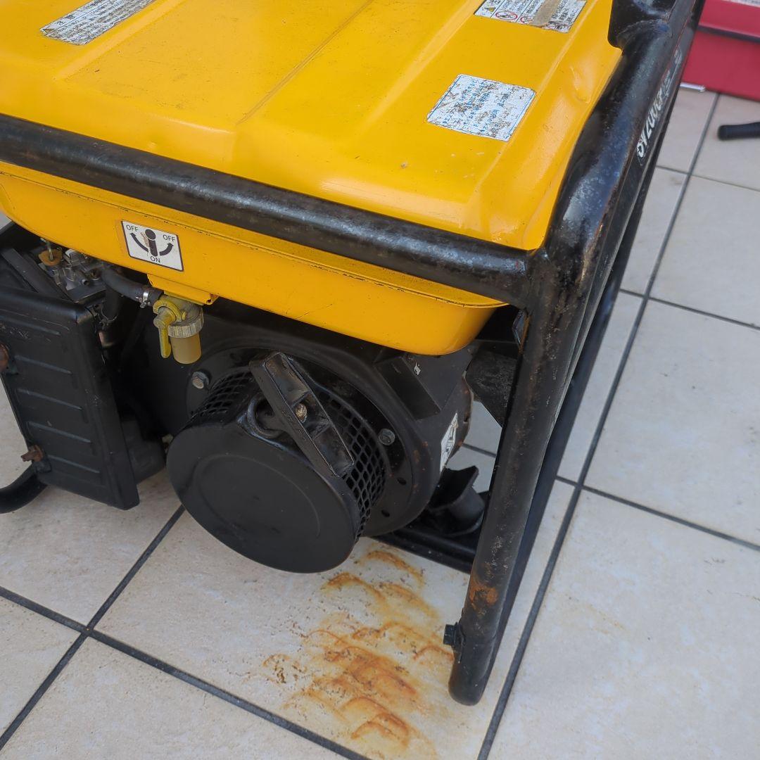 【実動】スズキ　１００V２０００W　発電機　SV2000P