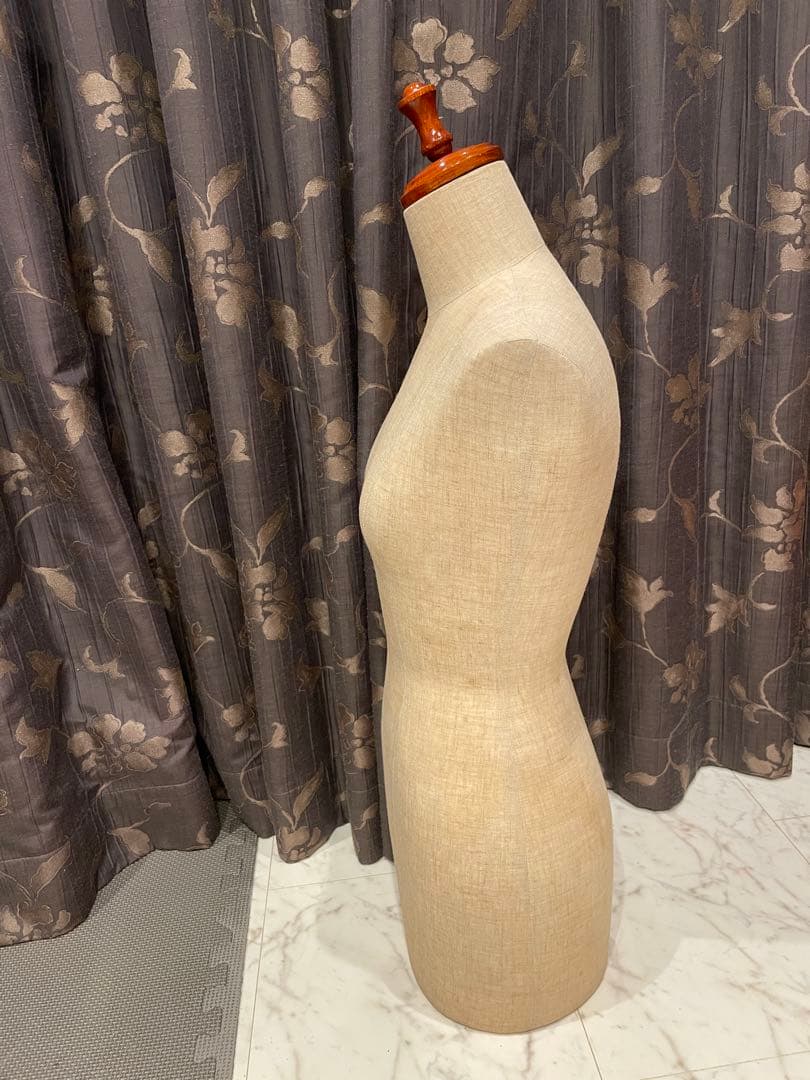 ◉セール！トルソー 高さ調節可能スタンド付き　TOKYOKIIYA