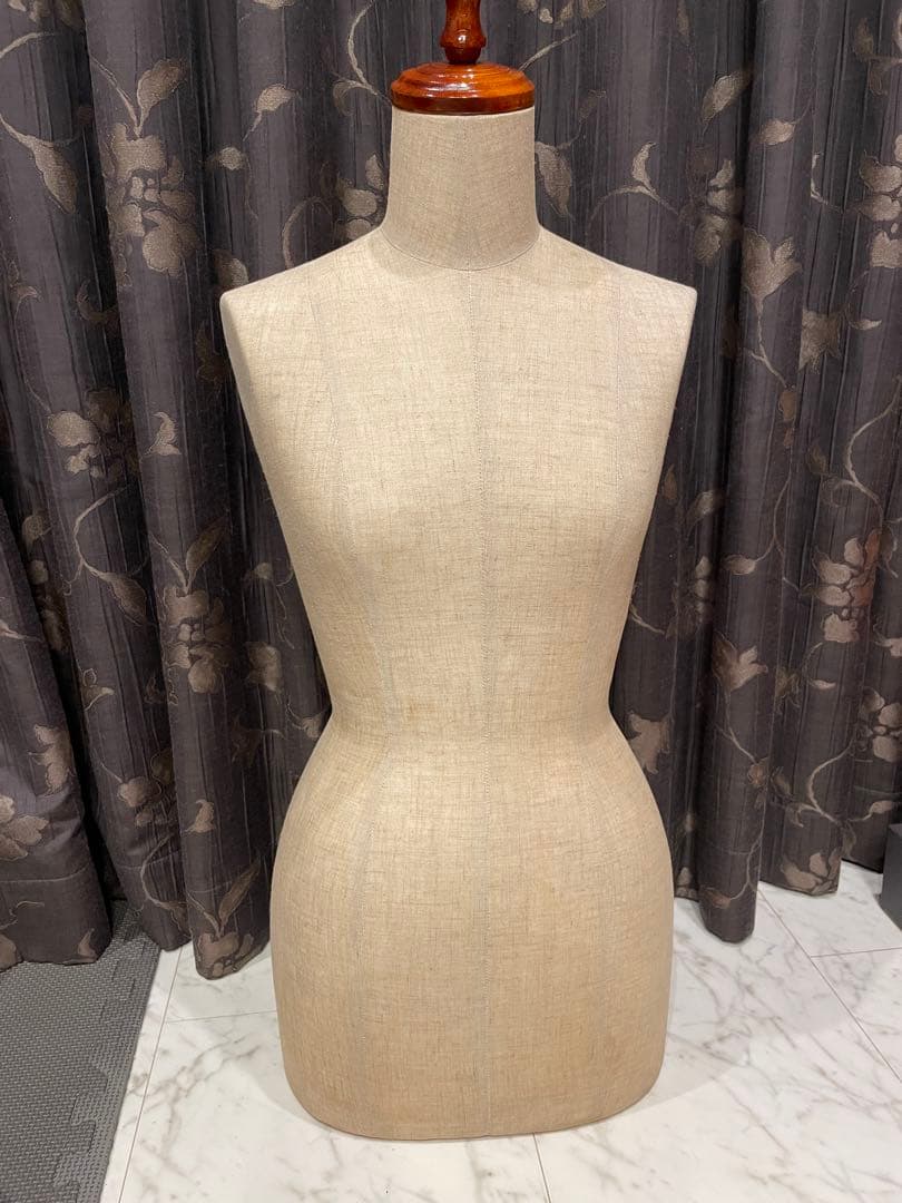 ◉セール！トルソー 高さ調節可能スタンド付き　TOKYOKIIYA