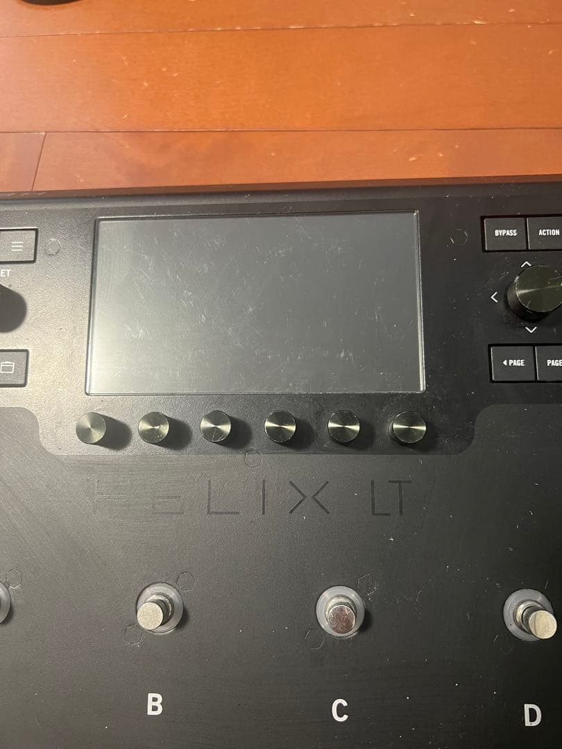 LINE 6 HELIX LT MONOケース付き　ペダル破損品