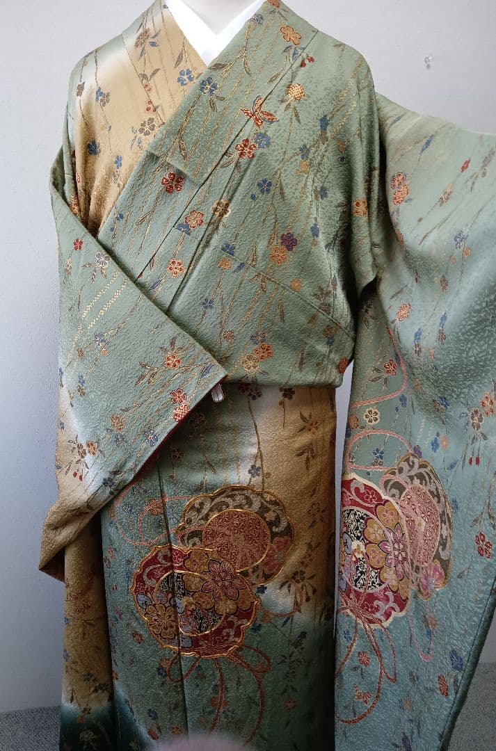 振袖 緑と金のグラデーション 花柄 金駒刺繍 金彩 Ｊ-9