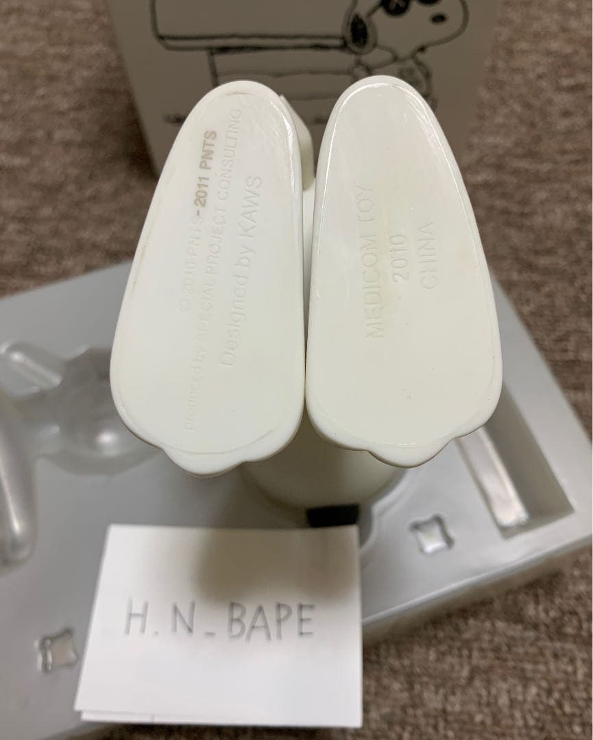 original fake KAWS MEDICOMTOY スヌーピー