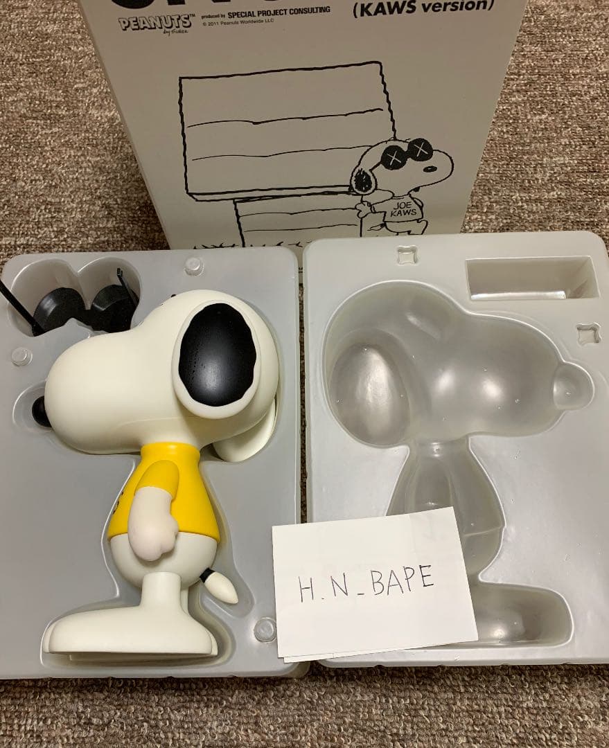 original fake KAWS MEDICOMTOY スヌーピー