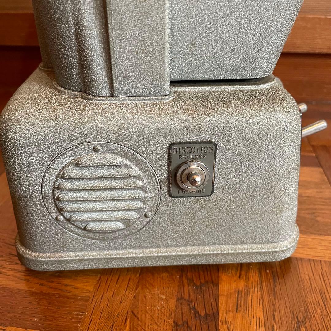 【匿名便】ELMO 8mm 映写機 E-80 ケース・外箱付き