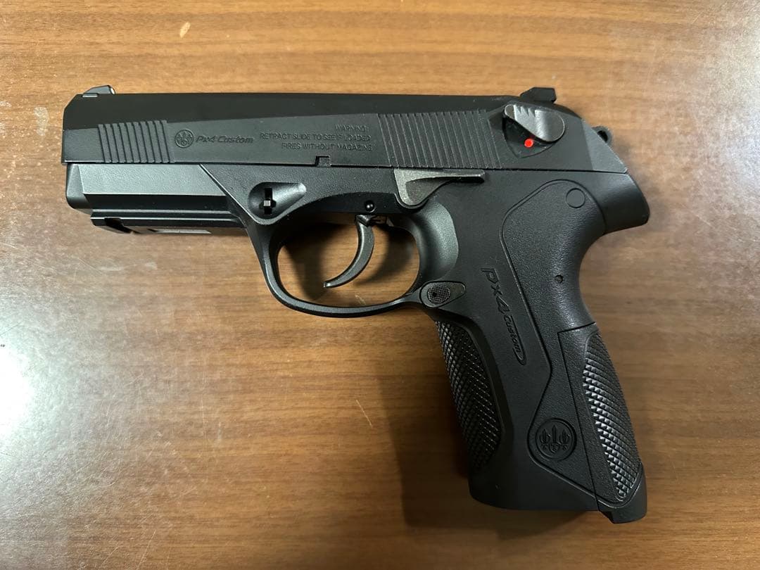 ベレッタ PX4 ガスガン ブラック 2マガジン付き