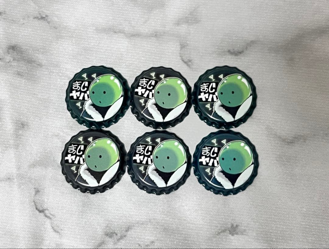 まじめにヤバシティ 王冠型缶バッジ ゾム