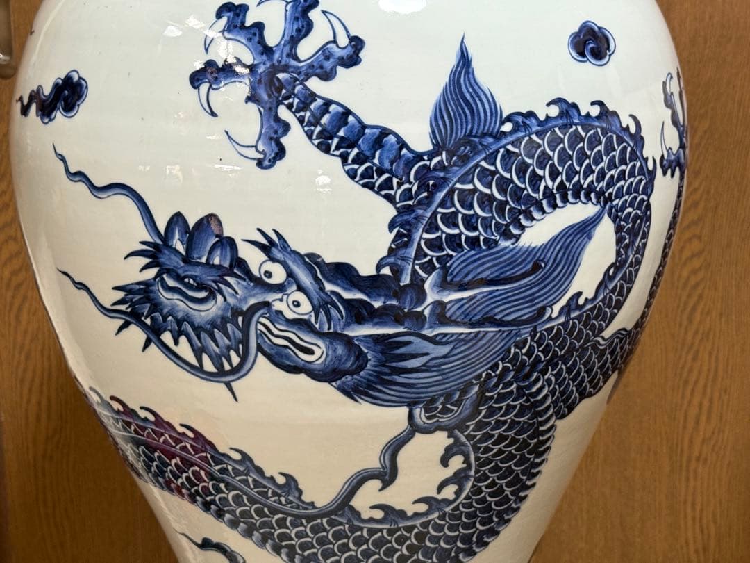 中国　染付　宣徳年製　龍紋大瓶　台付　送料込み250602