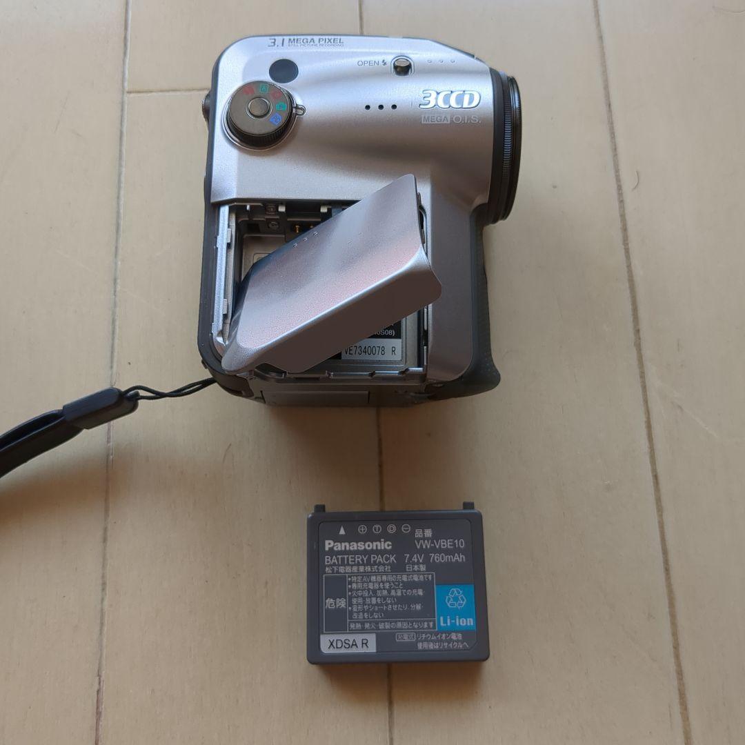 動作確認済み　Panasonic SDR-S200 ビデオカメラ 本体と付属品