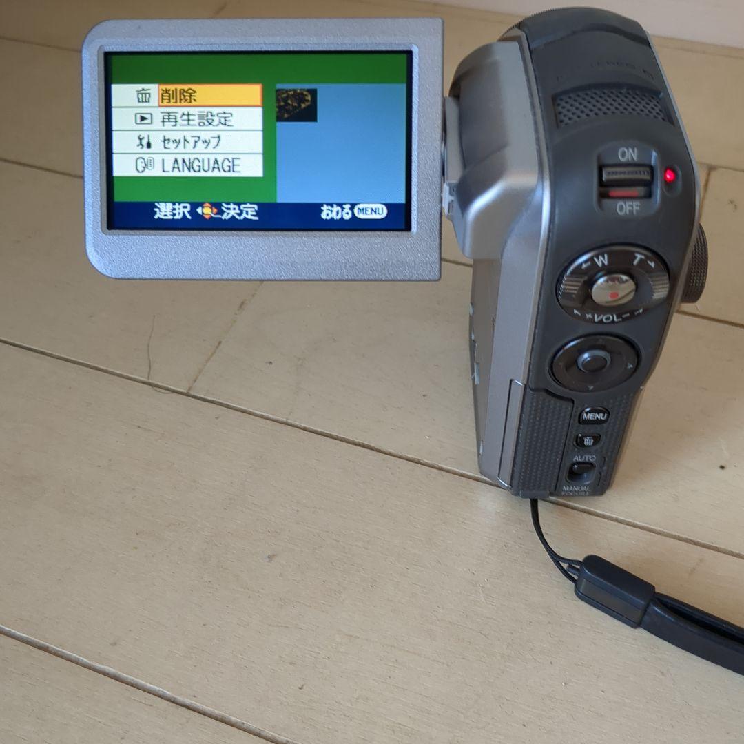 動作確認済み　Panasonic SDR-S200 ビデオカメラ 本体と付属品