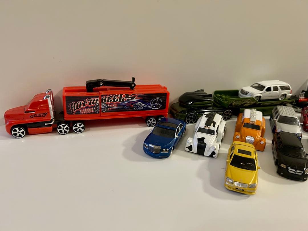 Maisto製 1/18スケール ホットウィール ミニカー フォルクスワーゲン