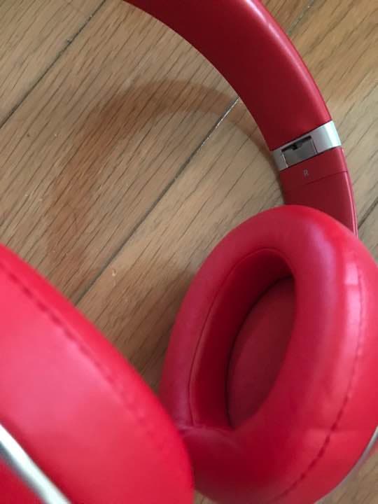 beats studio v2 レッド