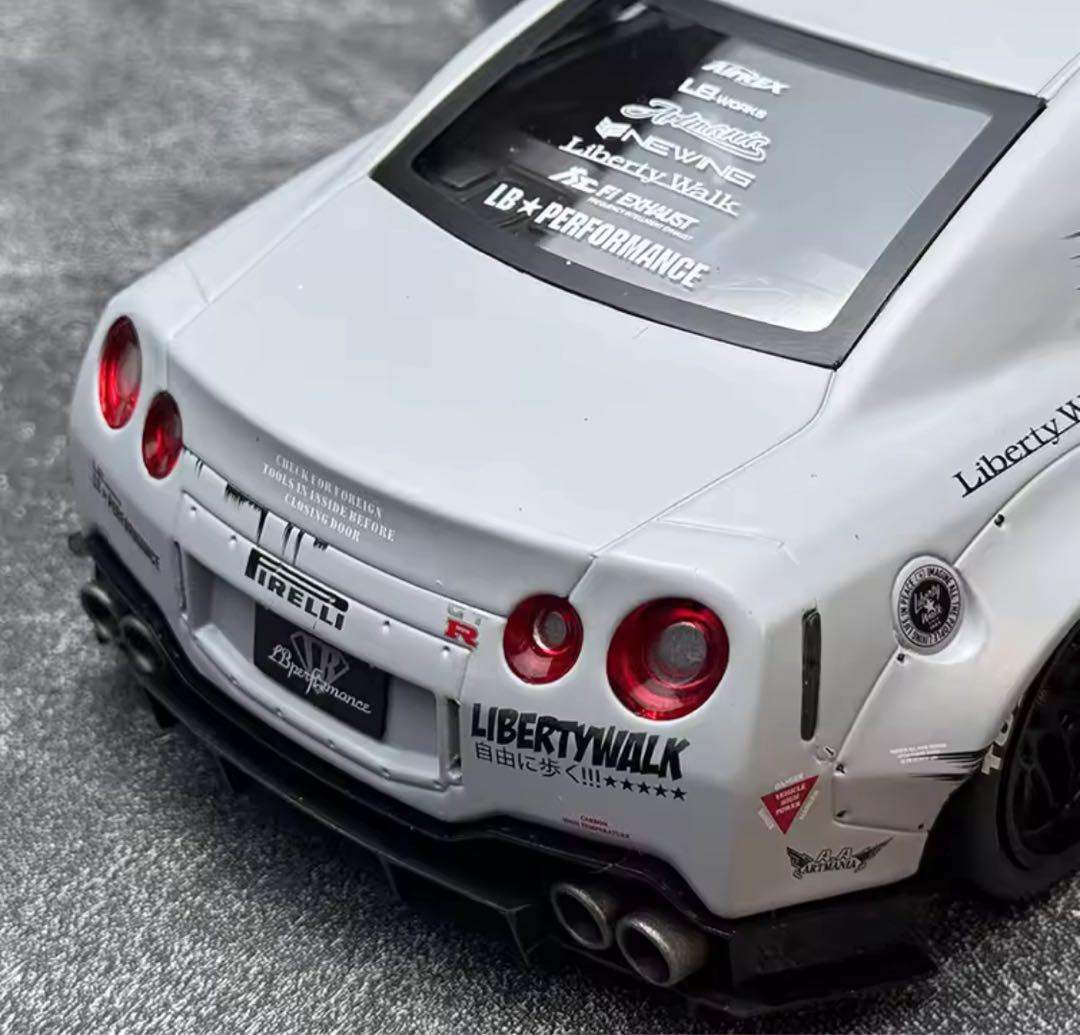 SOLID LBWK Nissan スカイラインGT-R （フィギュア付き）