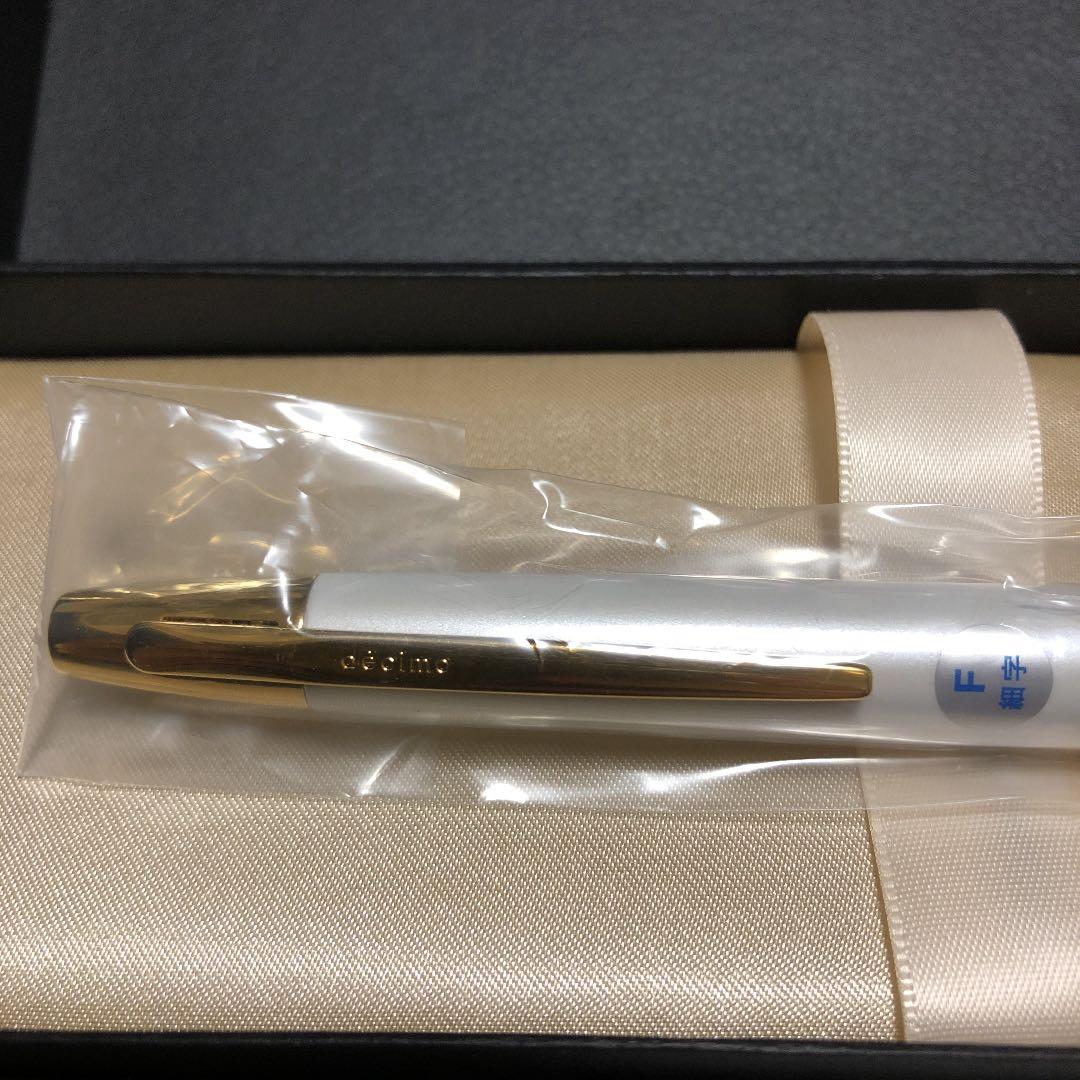 キャップレスデシモ スズラン 限定万年筆 パイロット細字 Ｆニブ すずらん