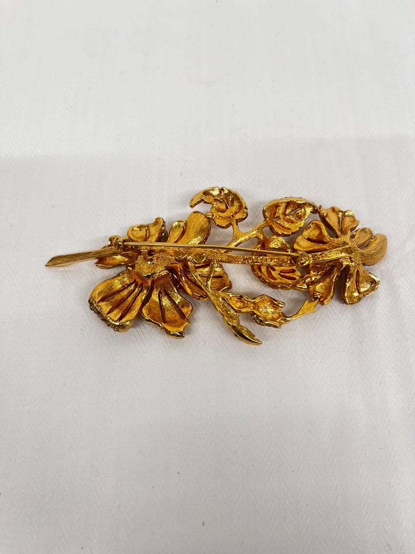 CINER サイナー　ブローチ　花モチーフ　ゴールド
