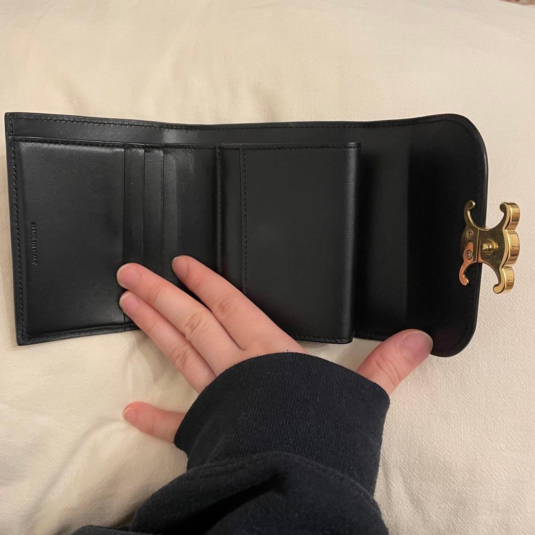 CELINE ブラック 三つ折り財布　スモール フラップウォレット トリオンフ
