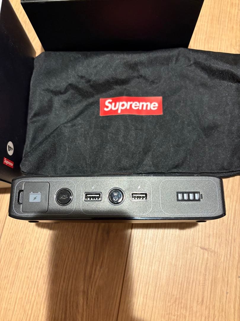 supreme mophie ワイヤレス　パワーステーション　バッテリー