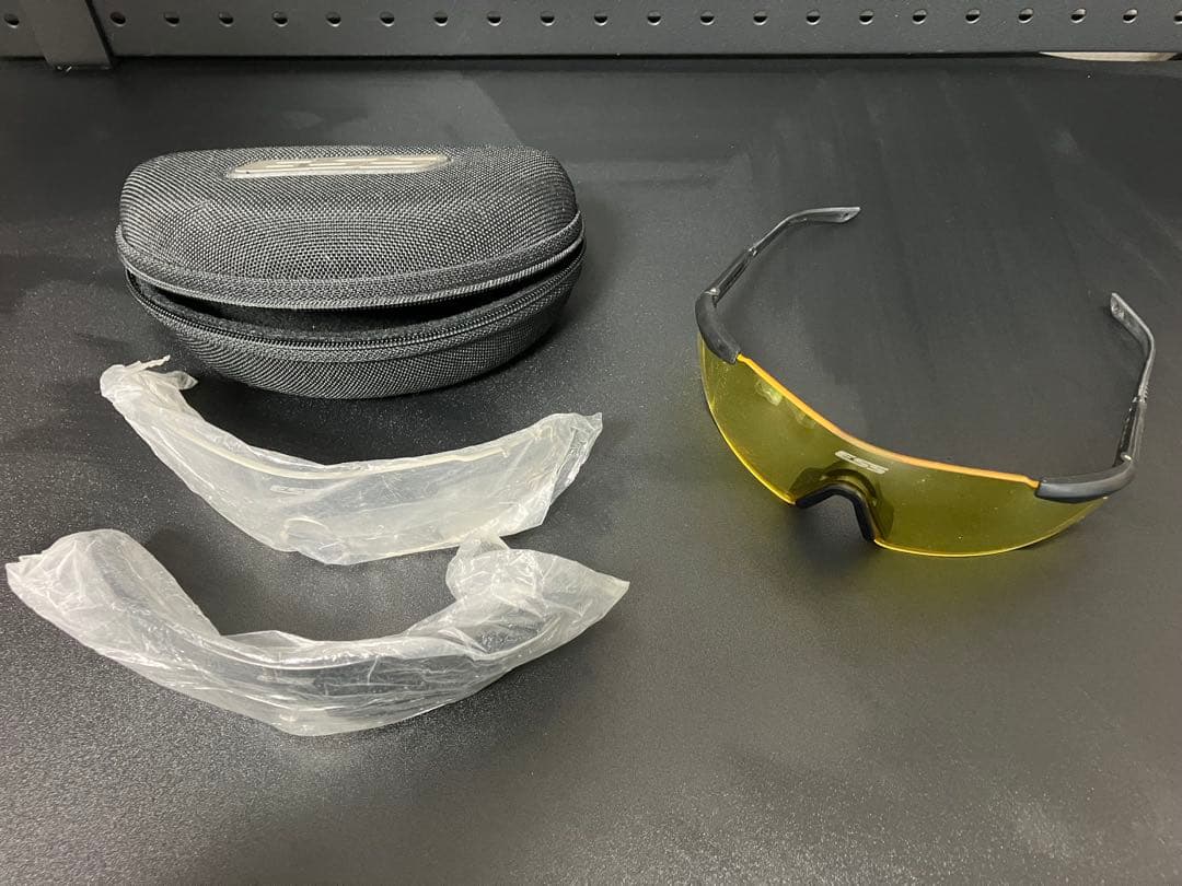 ESS ICE サングラス（アイシールド）