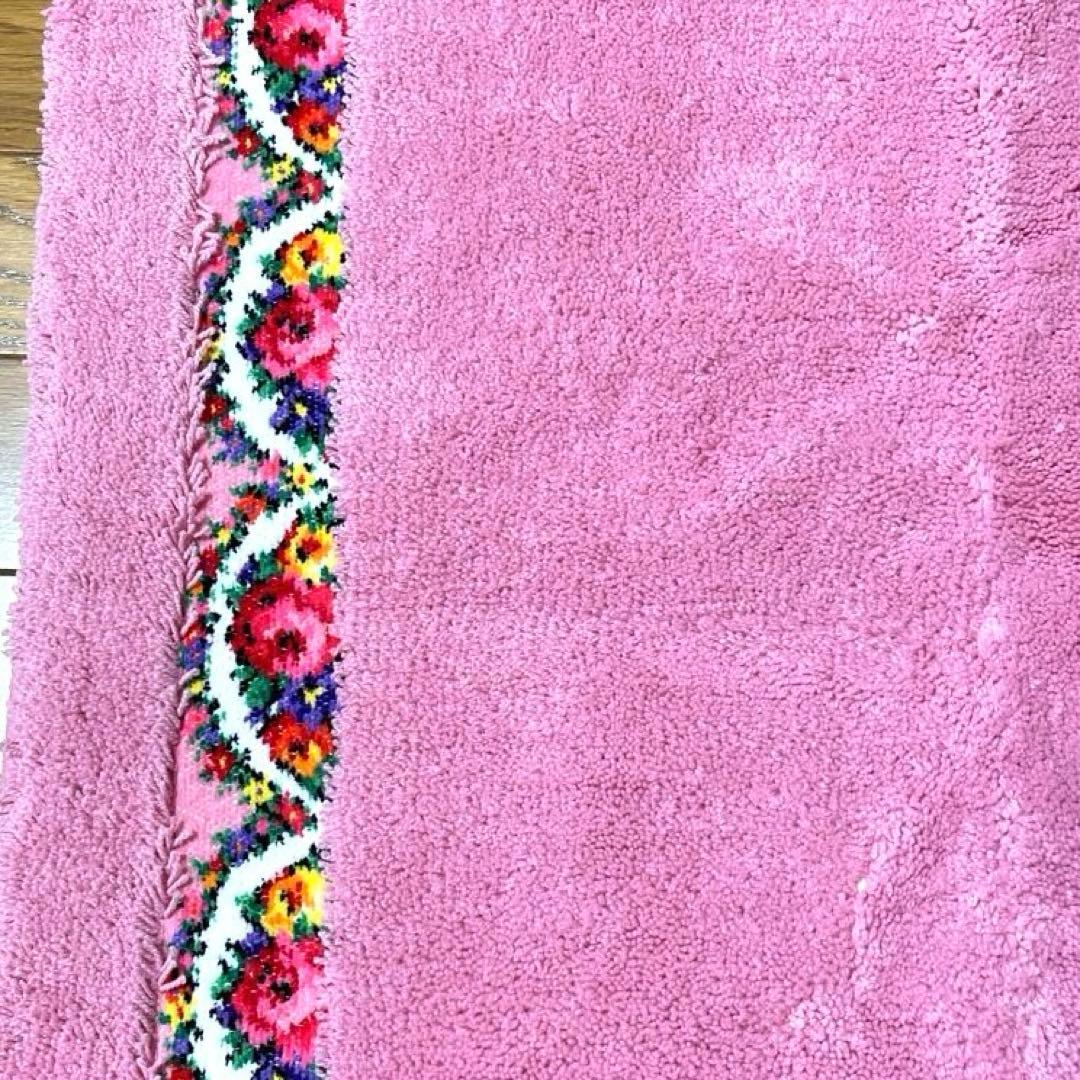 FEILER マット　新品未使用　タグ付き　50×100㎝　フェイラー　花柄刺繍
