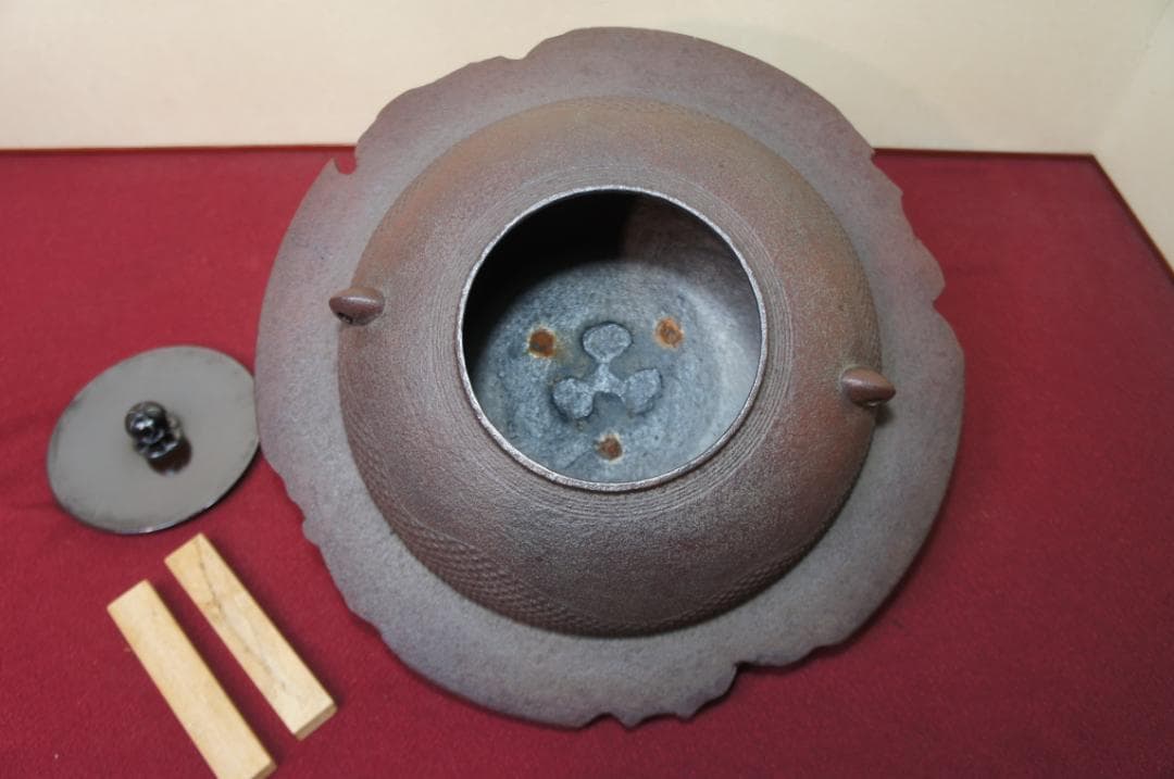 ☆美品 在銘 遠山霰紋 透木釜 透木 釜鐶 桐箱 紙箱送料込み