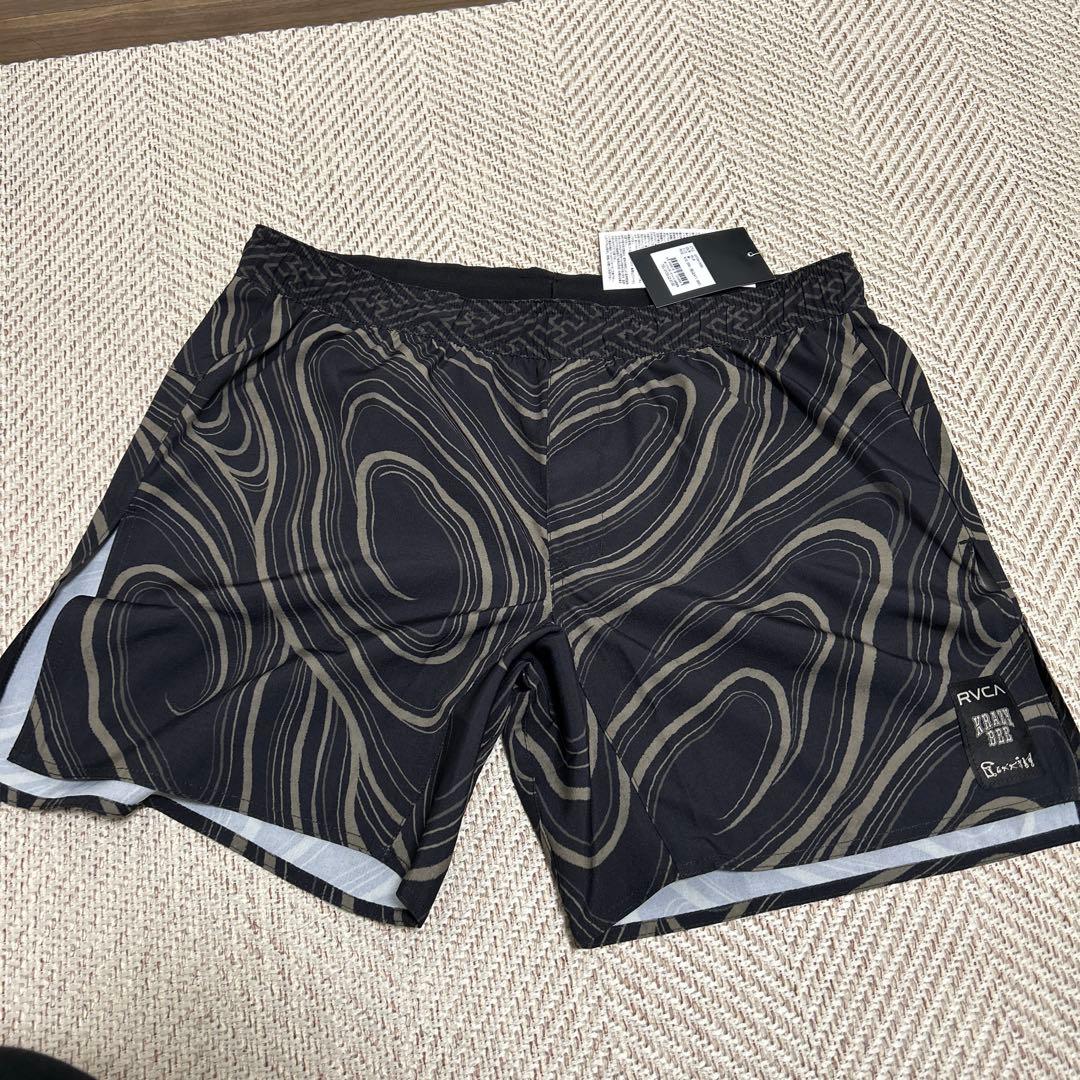 新品未使用！RVCA x KRAZY BEE ファイトショーツ　Mサイズ