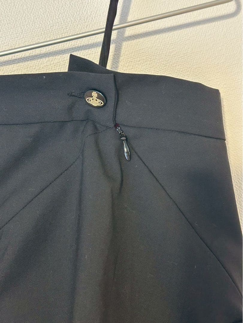 ヴィヴィアンウエストウッド フロント 変形 ひざ丈スカート　ブラック