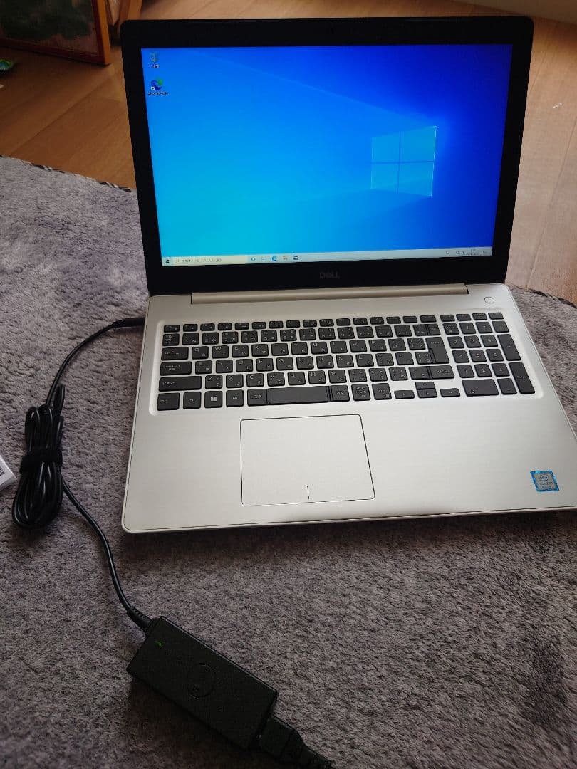 DELL Inspiron 5570 Core-i5 ホワイト ノートPC