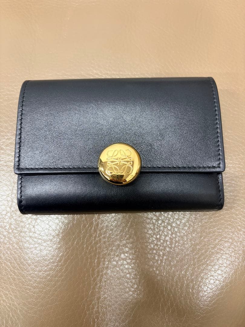 ロエベ ペブル バーティカルウォレット ブラック