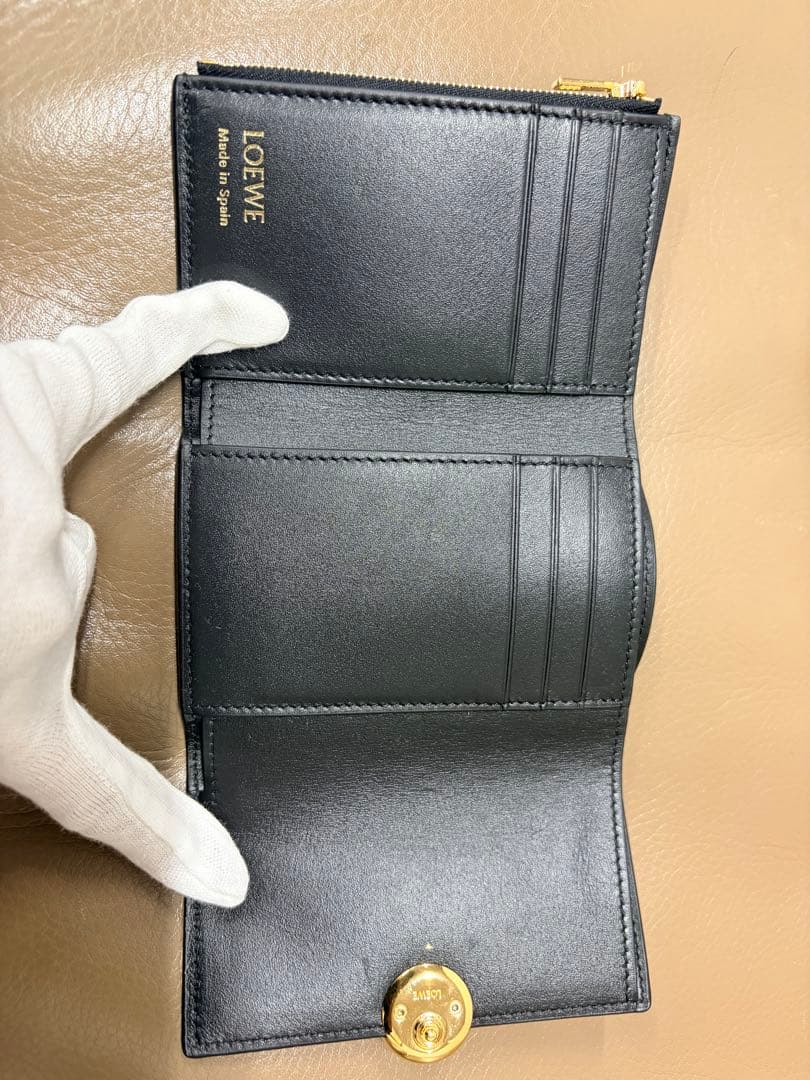 ロエベ ペブル バーティカルウォレット ブラック