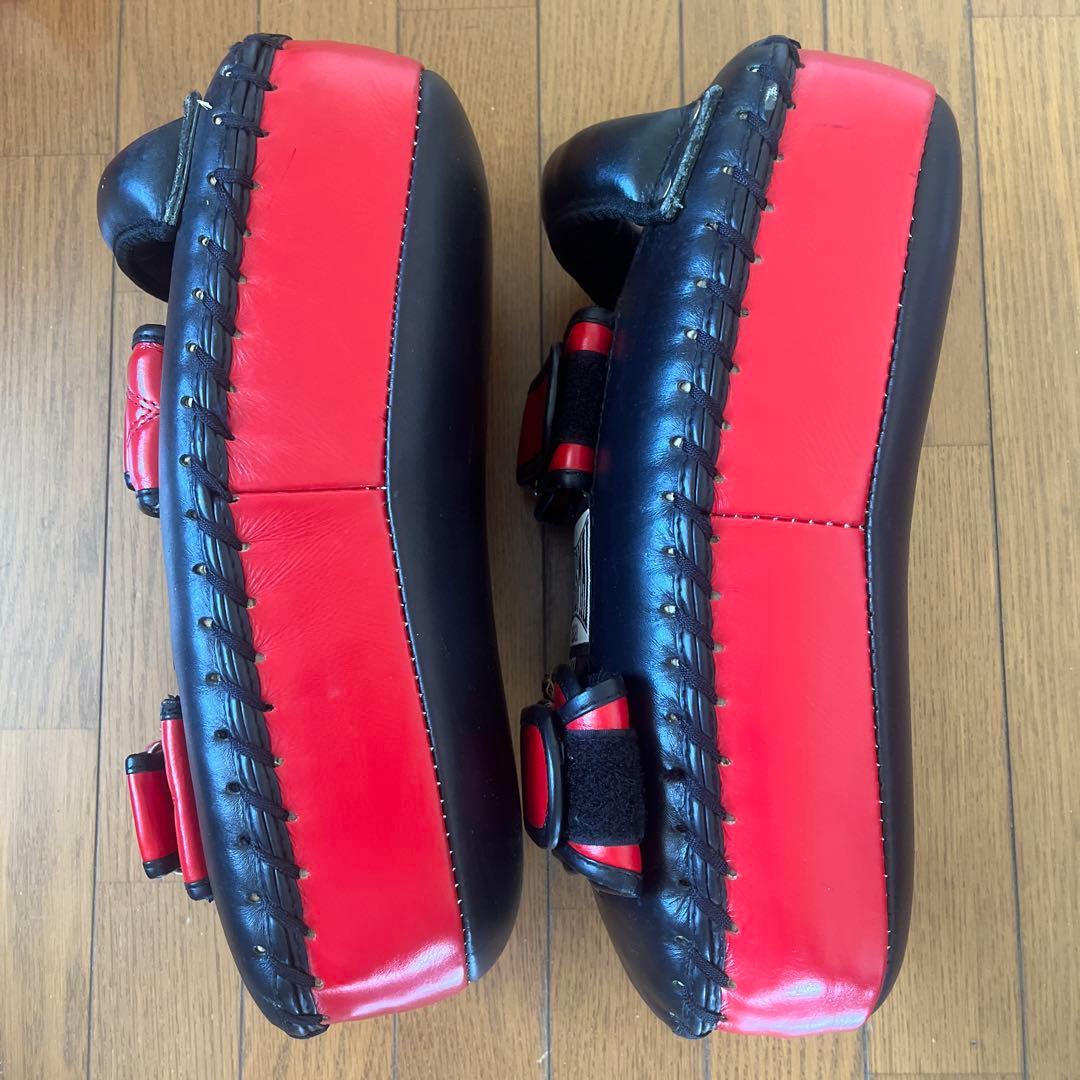 THAISMAI キックミット M 黒/赤