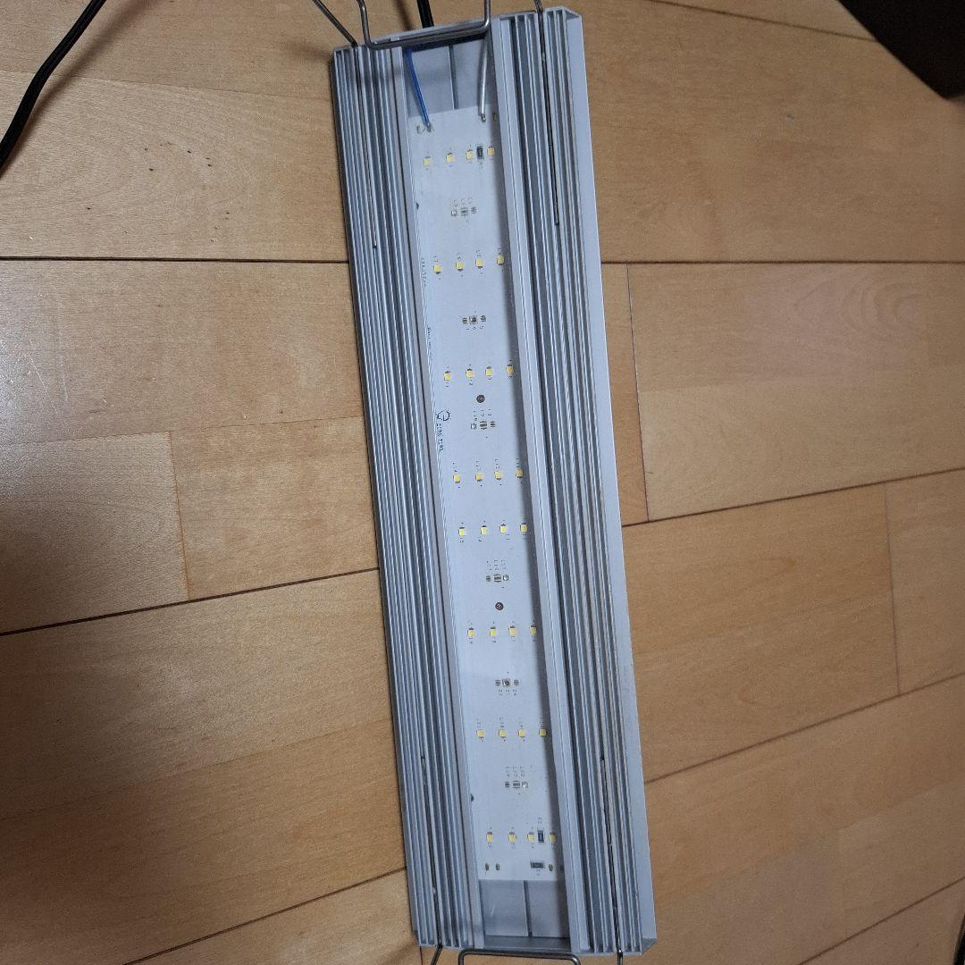 アクロ　ＴＲＩＡＮＧＬＥ　ＬＥＤ　ＧＲＯＷ　Ｐｒｏ　４５０　　水槽ライト