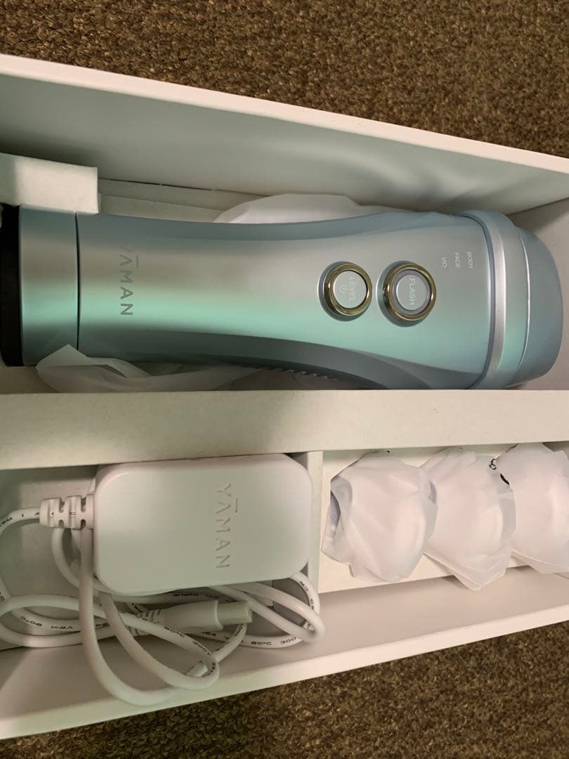 最終価格！！　YA−MAN YJEA0L BLUE（光脱毛器）