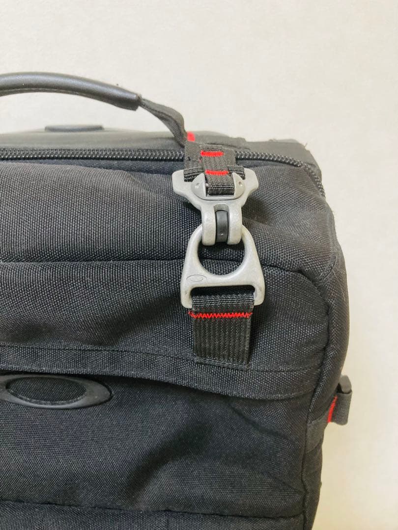 オークリー　OAKLEY　キャリーバッグ　キャリーケース　スーツケース　約33L