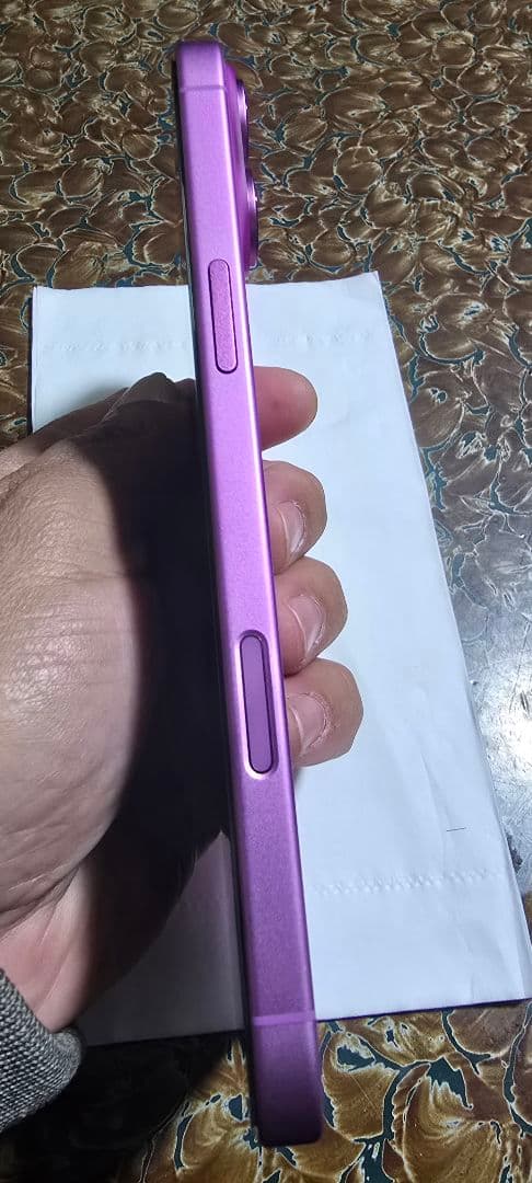 Apple iPhone 16 plusバッテリ容量100%SIMフリー