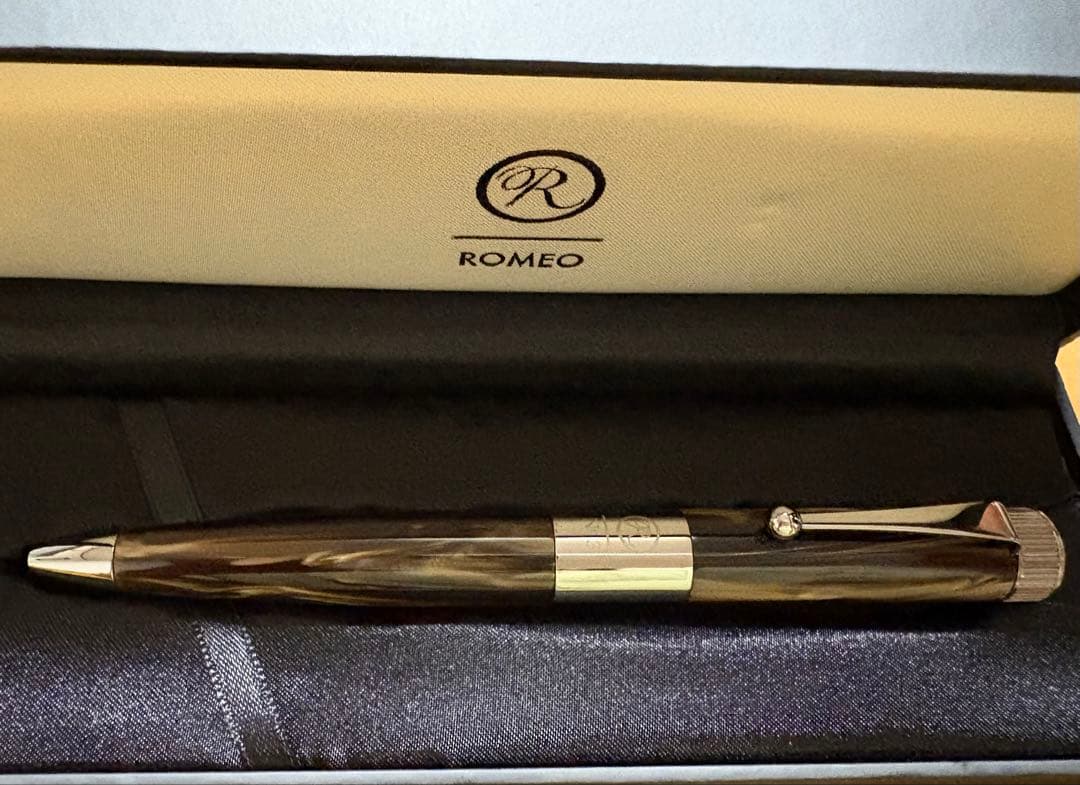 Romeo No.3 ボールペン/ダークグレー&レッド/２本セット