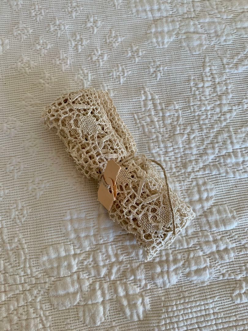 フランスアンティークローズ柄ファブリックパニエ＆アンティーク レースset