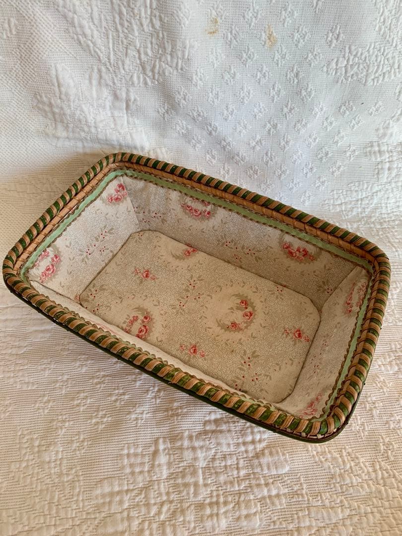 フランスアンティークローズ柄ファブリックパニエ＆アンティーク レースset