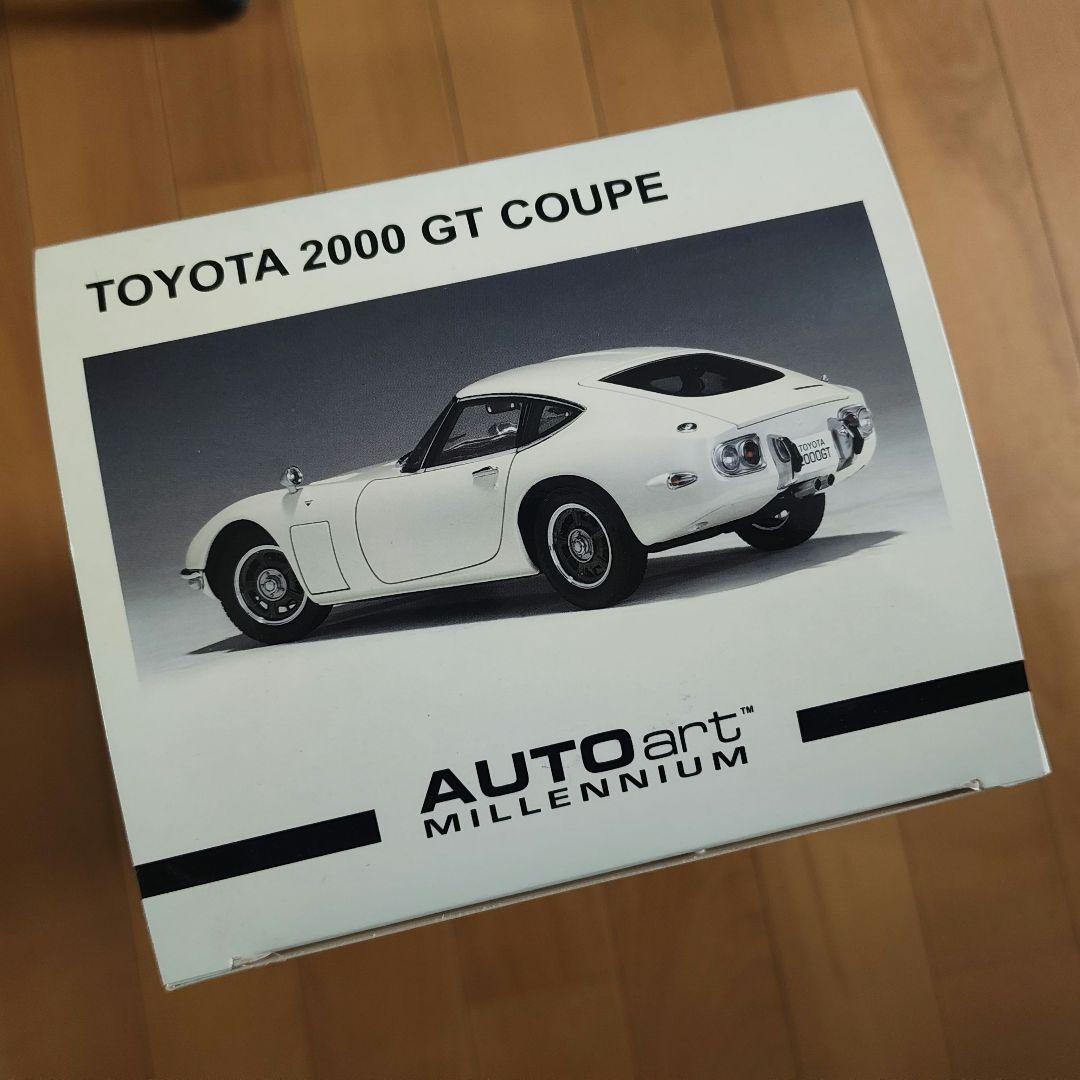 未開封　オートアート　トヨタ2000GT　白色　テールランプ逆Ver